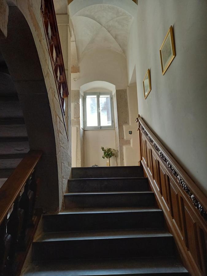 Les Meubles Du Colombier Apartment Lons-le-Saunier Luaran gambar