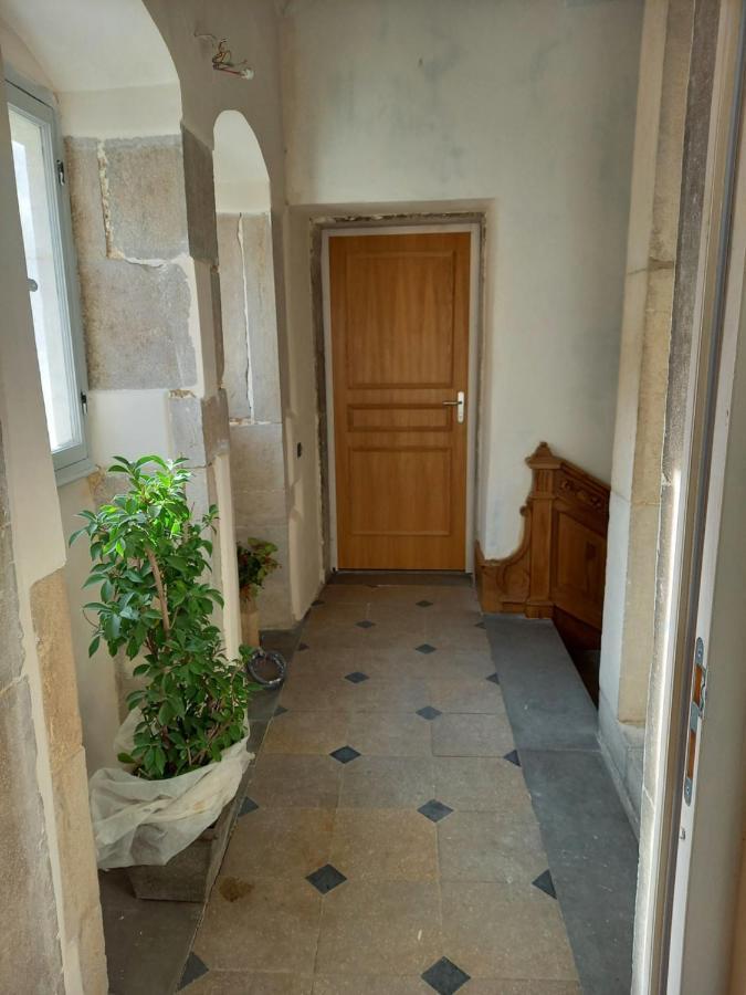 Les Meubles Du Colombier Apartment Lons-le-Saunier Luaran gambar