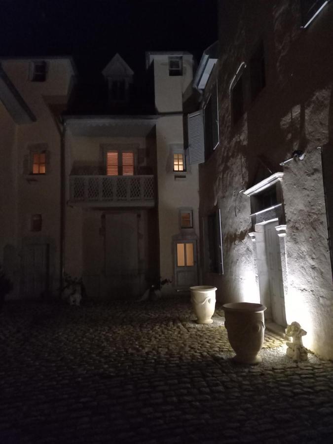Les Meubles Du Colombier Apartment Lons-le-Saunier Luaran gambar